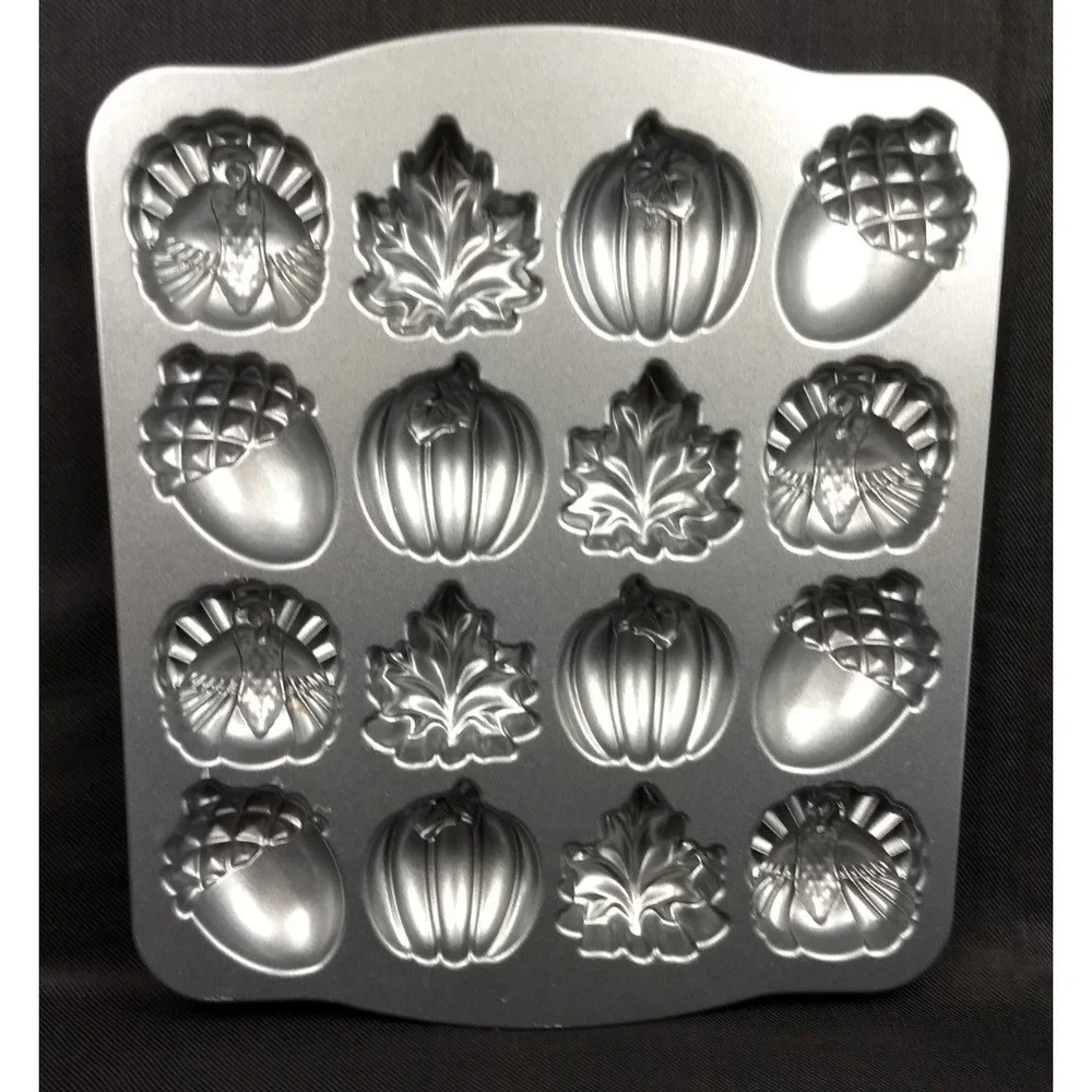 Nordic Ware Autumn Cakelet Baking Pan Pumpkin Turkey Leaf Acorn Non Stick NEW